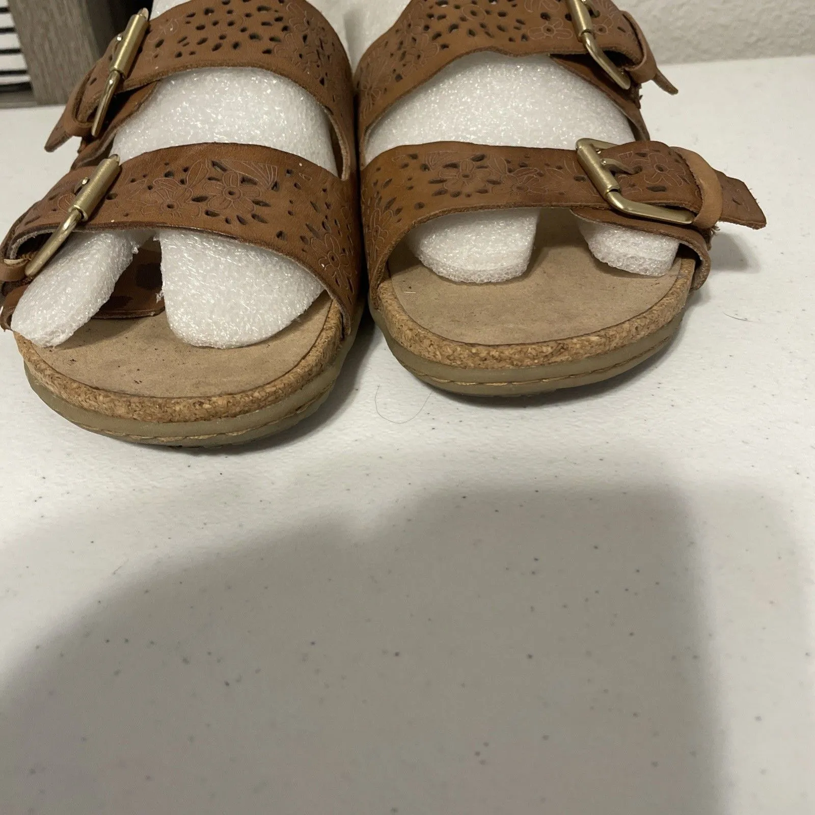 Earth Original Slides Perforated leather Sand Antigua Brown 9M Size 9 - Image 4