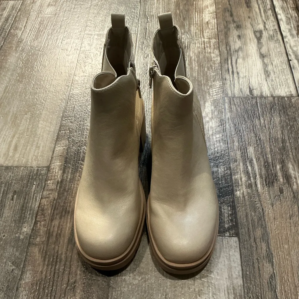 Sun + Stone Cream Ankle Boots with Chunky Heel Size 7.5 - Image 3