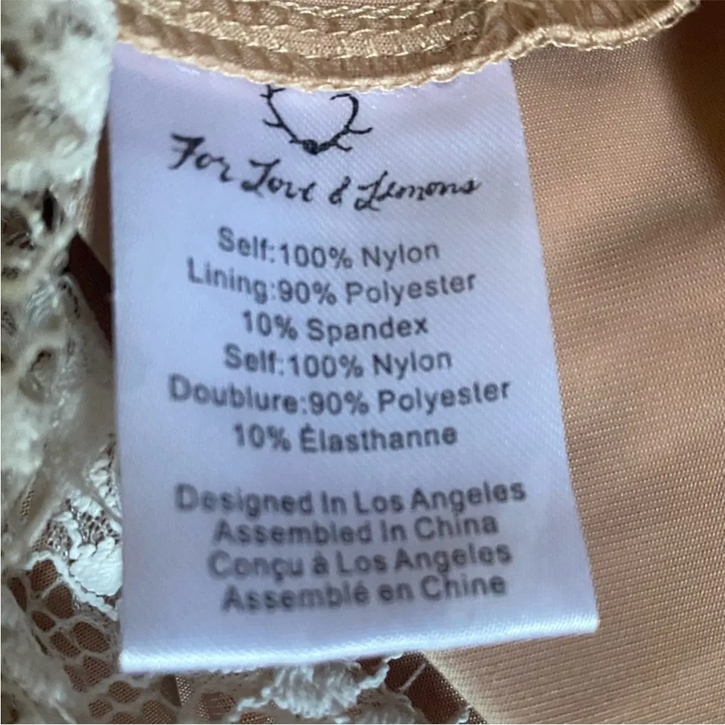 For Love and Lemons Lace Guava
Blouse size XS
Coquette Cottage whimsical - Image 10