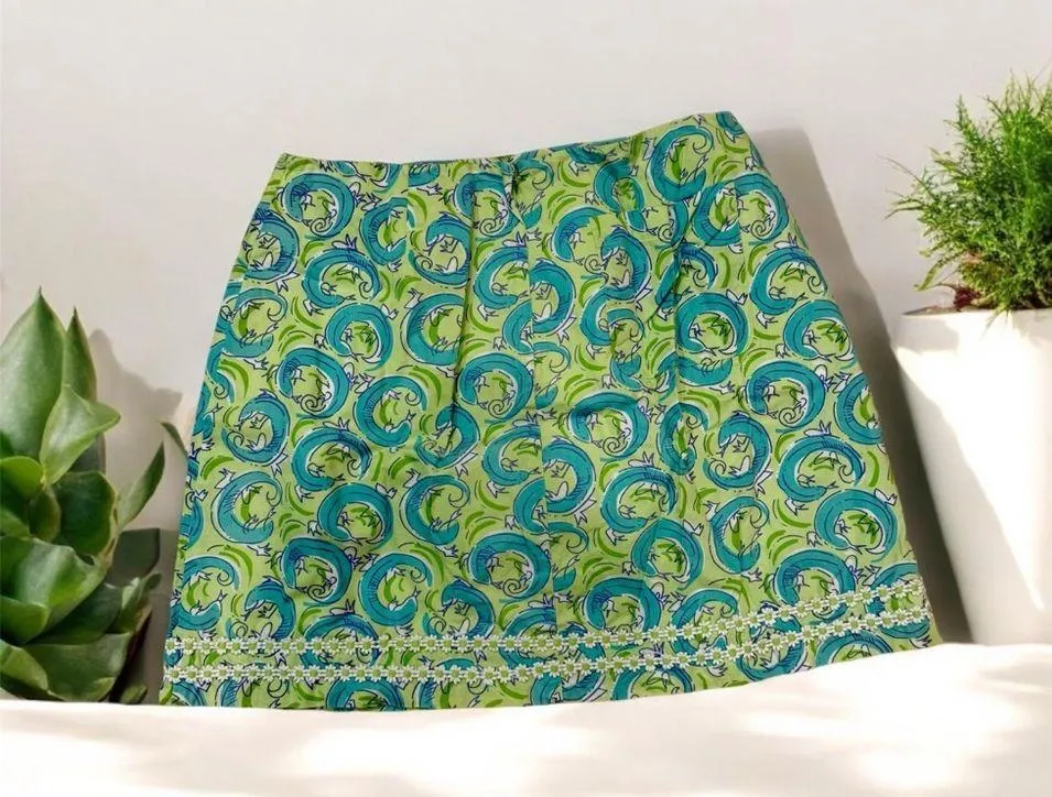 LILLY PULITZER Vintage White Label
Leaping Lizards Mini Skirt Lined Size 10 - Image 2