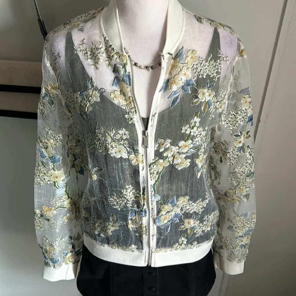 Zara Basic Collection Women’s Sheer floral Print Bomber Spring Summer Jacket - Image 4
