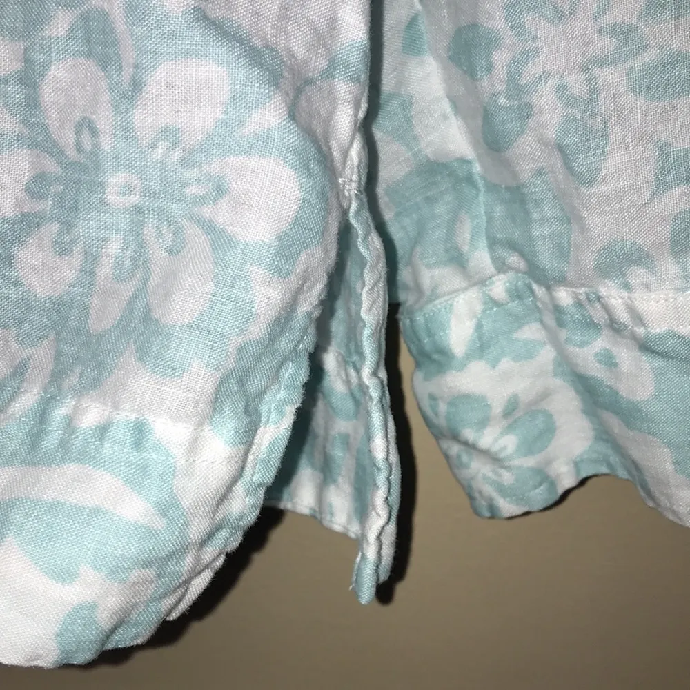 Charter Club Women’s Linen Floral Print Blue White Button-Up Long Sleeve Shirt - Image 4