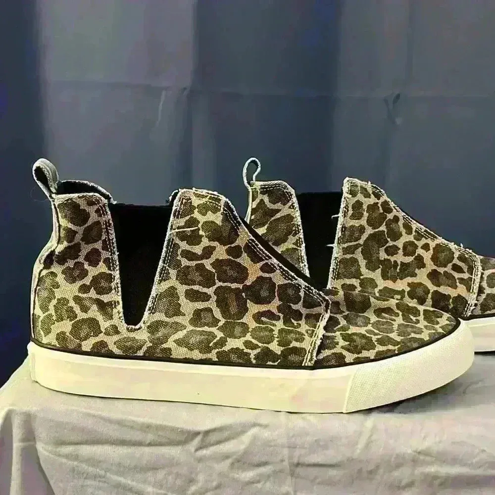 Gypsy Jazz Frankie Leopard Print Distressed Bootie Size 10 - Image 5