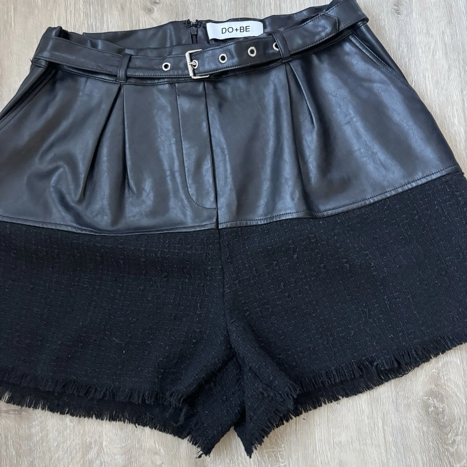 DO+BE Faux Leather Belted Black Tweed Shorts L High Waist Fringe Hem Biker Chic Size L - Image 3