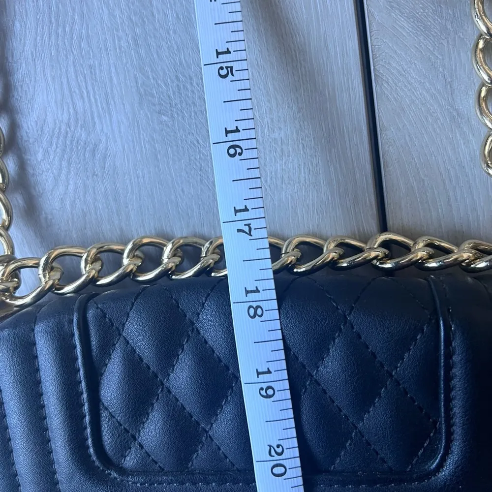 Christian LaCroix Black Quilted Handbag Gold Chain Shoulder strap - Image 7