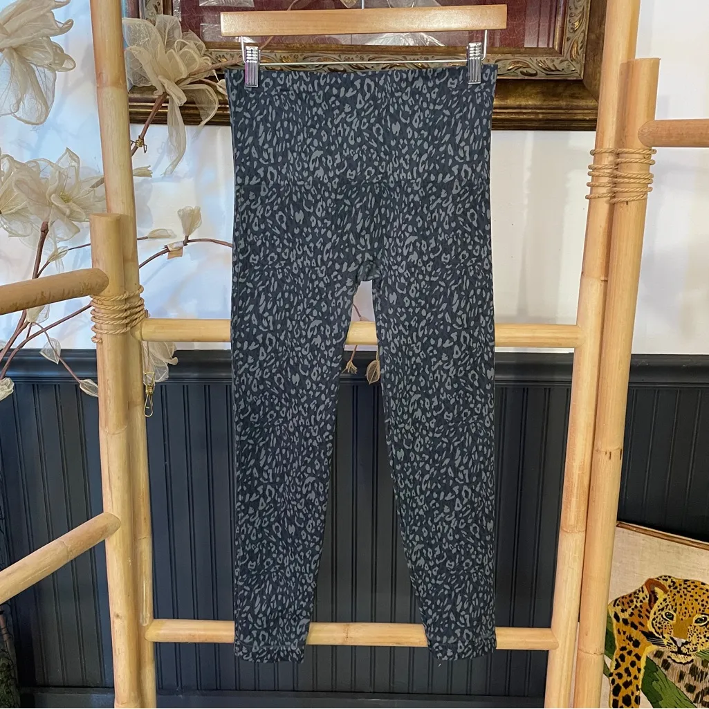 SPANX Look At Me Now High Rise Seamless Leopard Print Sexy Leggings Sz XL 💛🎀 - Image 3