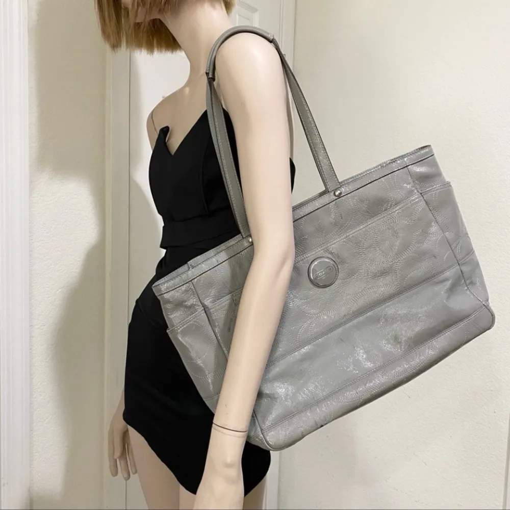 COACH F17940 Large Gray Patent Leather Baby Messenger Large Diaper Tote Bag - Image 4