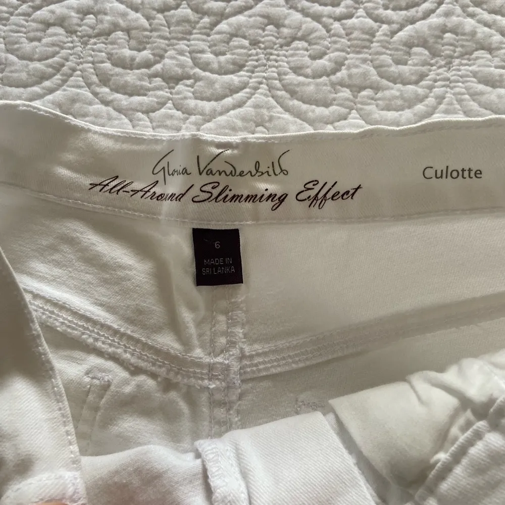 Gloria Vanderbilt Culottes White Denim Pleated Front High Rise Size 6 - Image 3