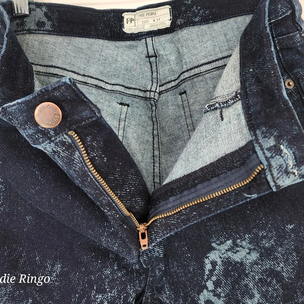 Free People Dark Acid Wash Skinny Jeans Blue W31 - Image 9