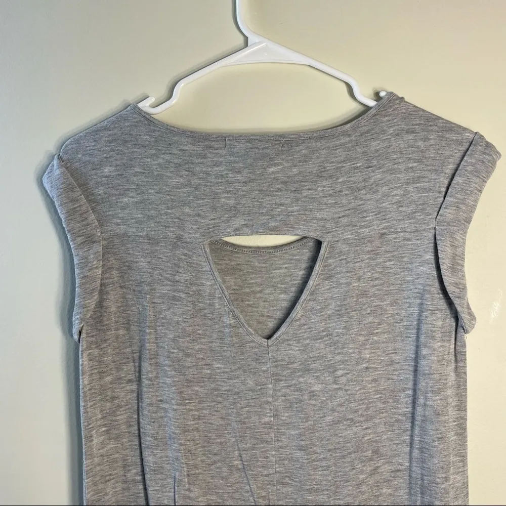 Design History gray silver women’s short sleeved summer top unique cutout detail - Image 5