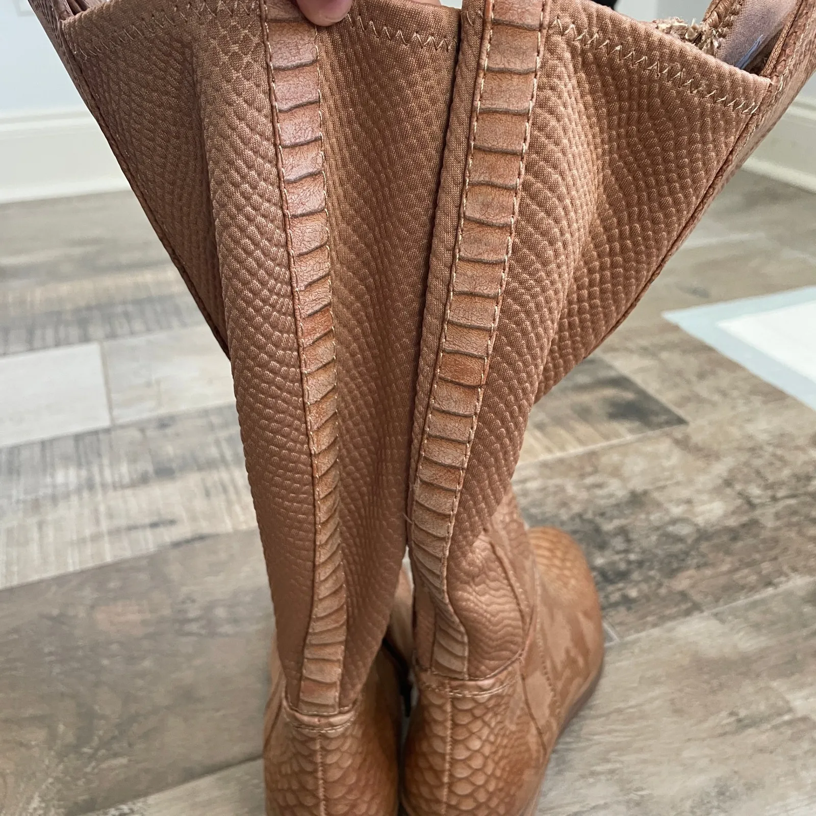 Baretraps Mallory Alligator Knee High Boots 6 Brown Boho‎ Western Comfort Shoes - Image 8