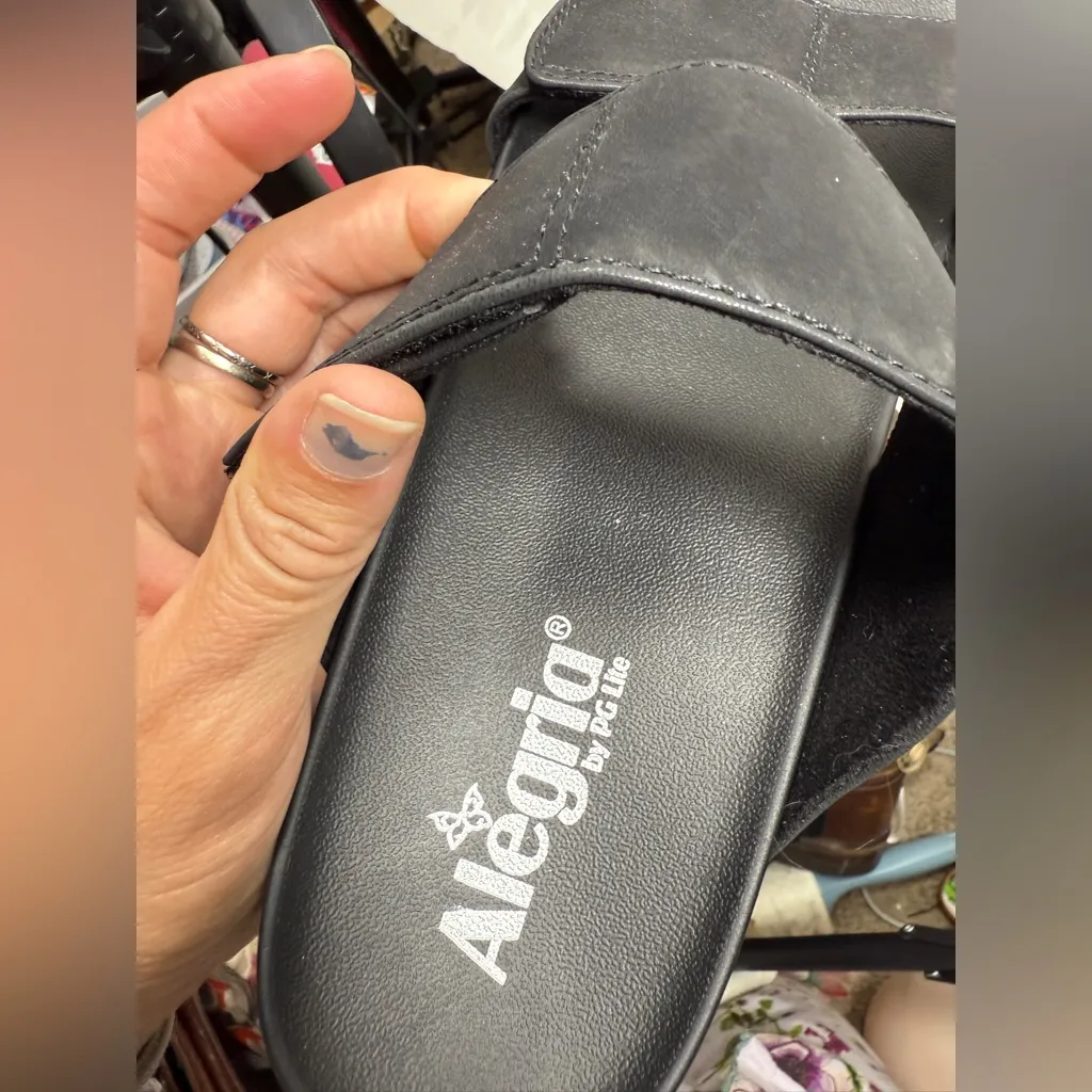 Alegria Sandals NWOT 10.5 Black Casual Slip On Slide Beach Platform Casual - Image 10