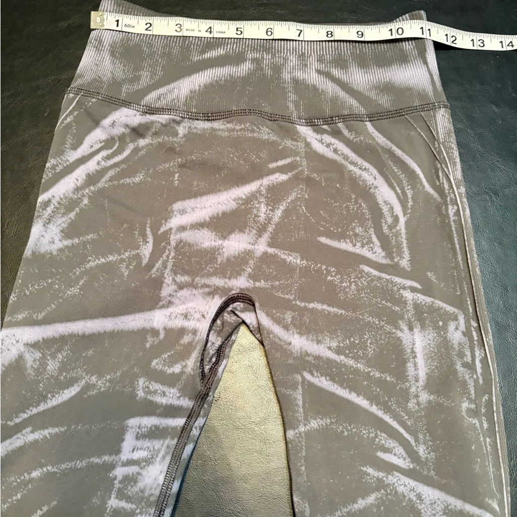 Lululemon Ebb to Street Tight Leggings Size 4 - Image 6