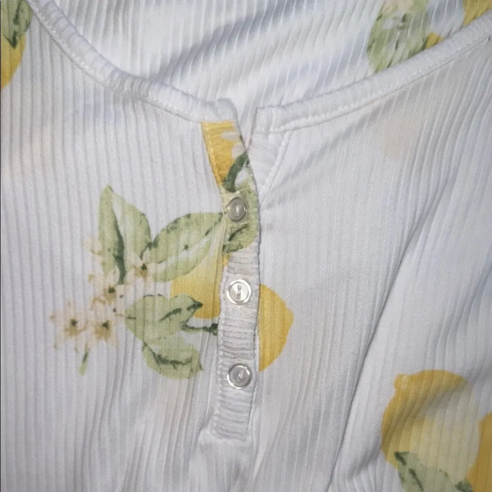 Laura Ashley Lemon Print Pajama Set - White and Yellow size L NWOT - Image 7