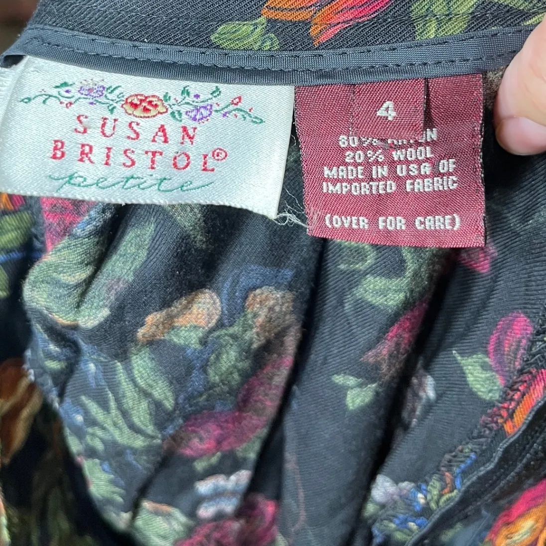 Vintage Susan Bristol Petite Pleated Floral Midi Skirt Size 4 Black Red Blue - Image 4