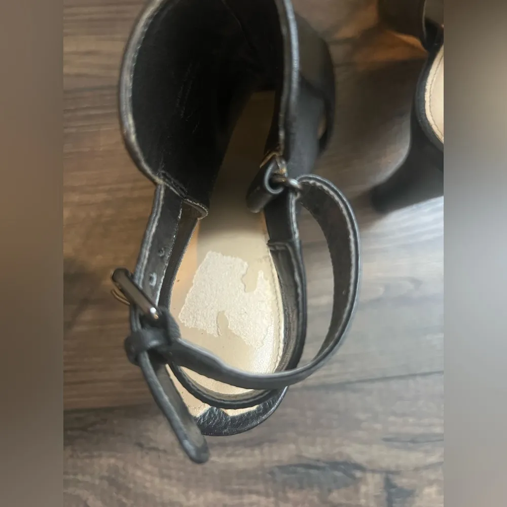 Via Spiga Women's Black Leather Peep Toe 4" Heels with Buckle,Size US 5.5M - Image 4