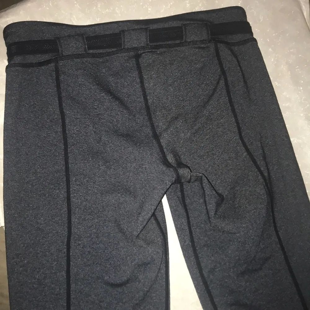 - Lululemon Athletica Belt it Out Cropped leggings - Image 7