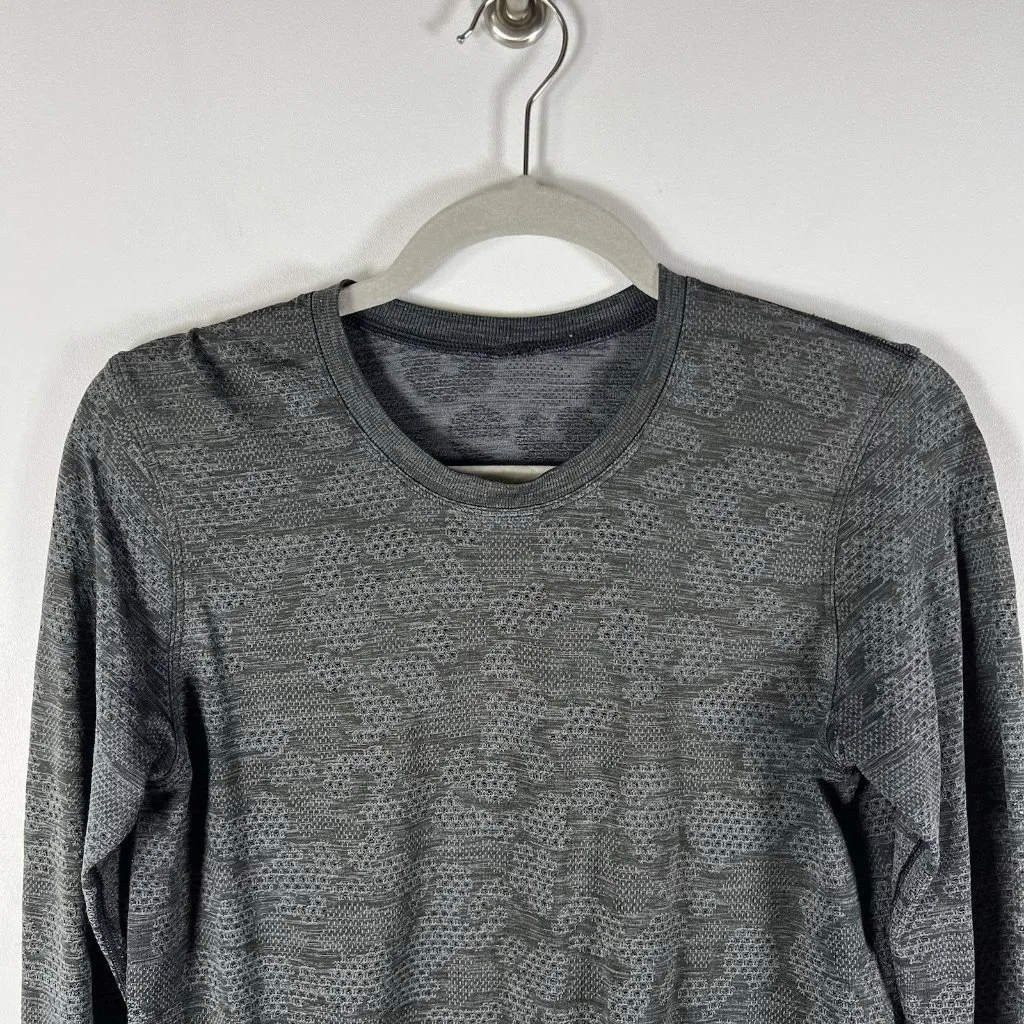 Lululemon Gray camo Breeze By Long Sleeve Women’s Size Medium‎ Athletic Running - Image 2
