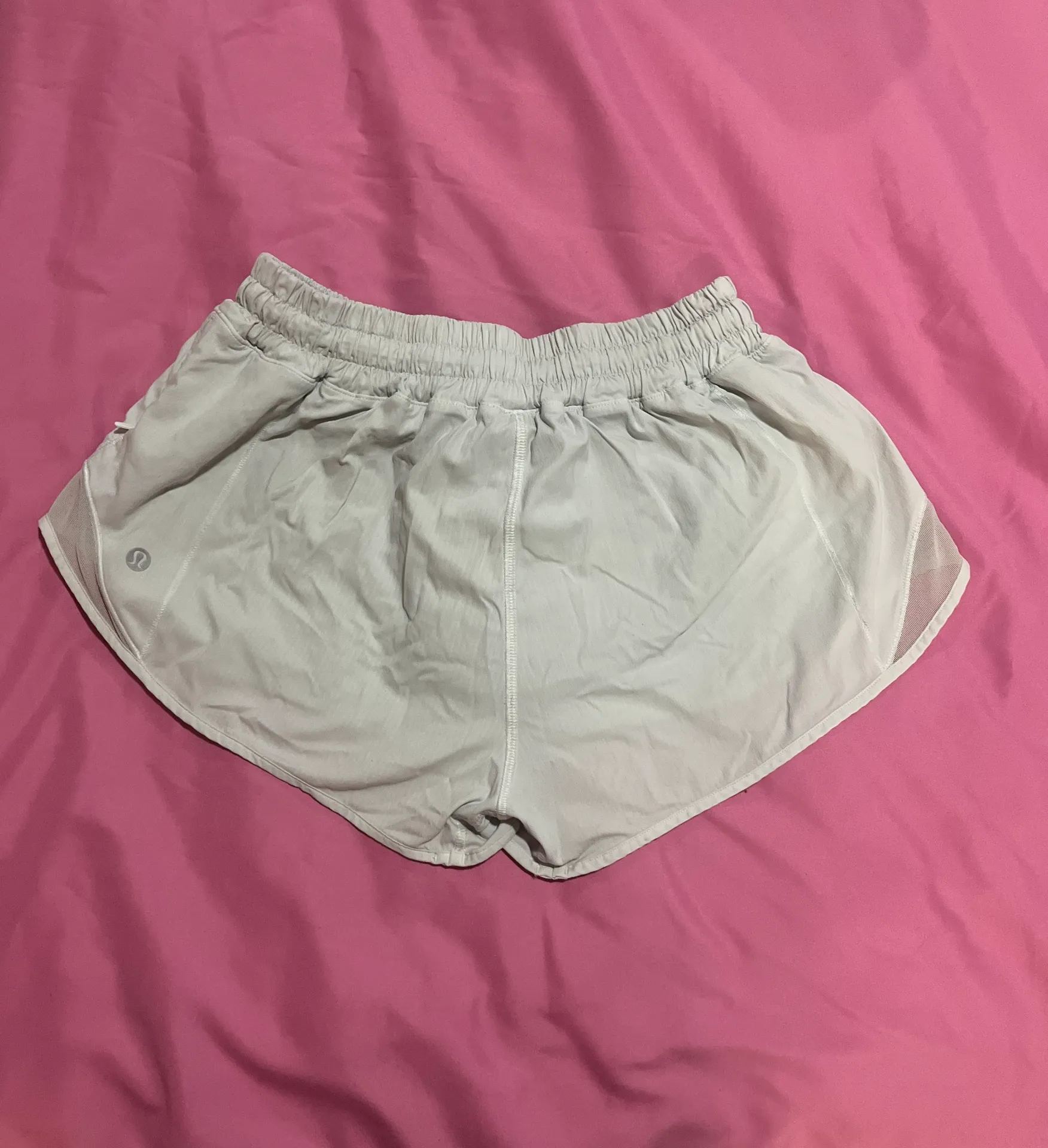 Hotty Hot Short 2.5” White - Image 2