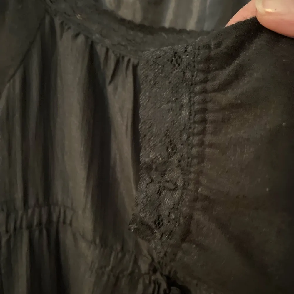 Lulumari drawstring empire waist dress with embroidered floral appliqués. - Image 6