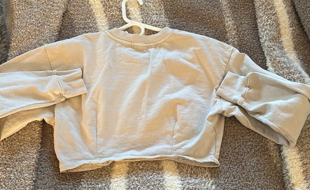 Cropped Dart Light Weight Crewneck Long Sleeve - Image 5