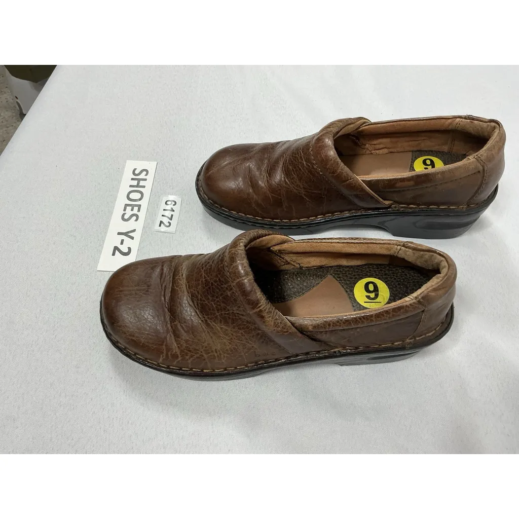 Womans BOC Slipon Wedge Shoes 9 Brown Distressed Leather - Image 3