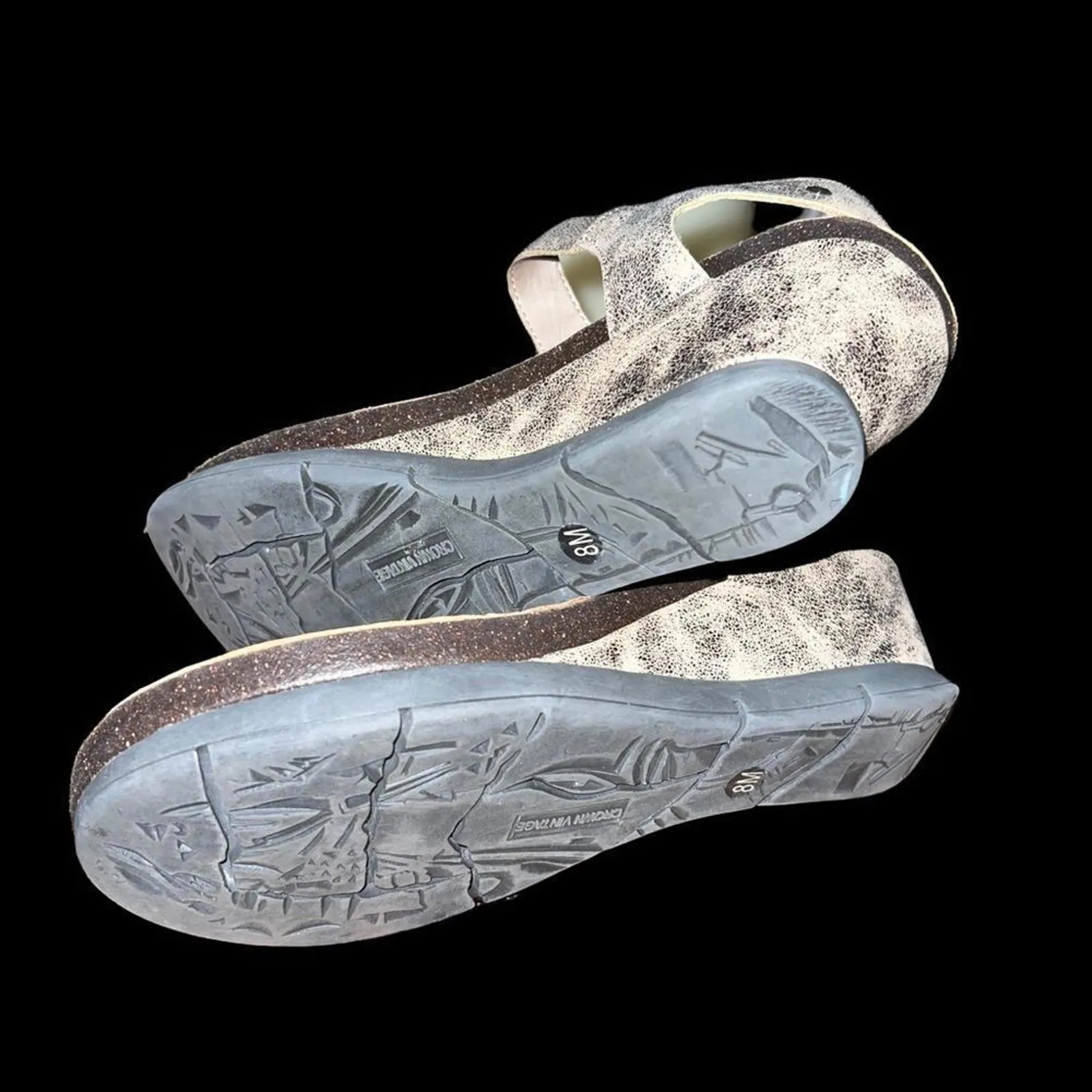 Crown Vintage "Flamingo" Women's 8 Faux Leather Thong Wedge Sandals Silver - Image 5