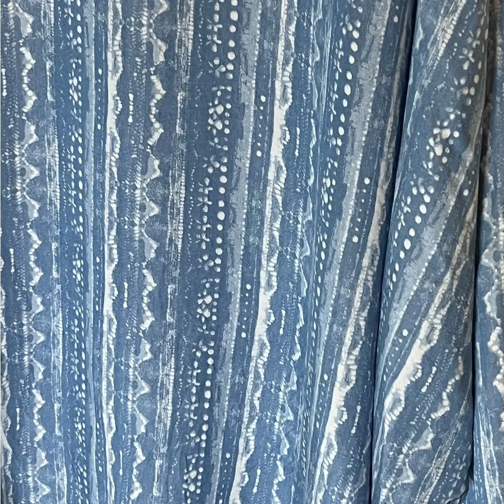 The Pioneer Woman Blue and White V Neck Midi Dress Sz 8 - Image 3