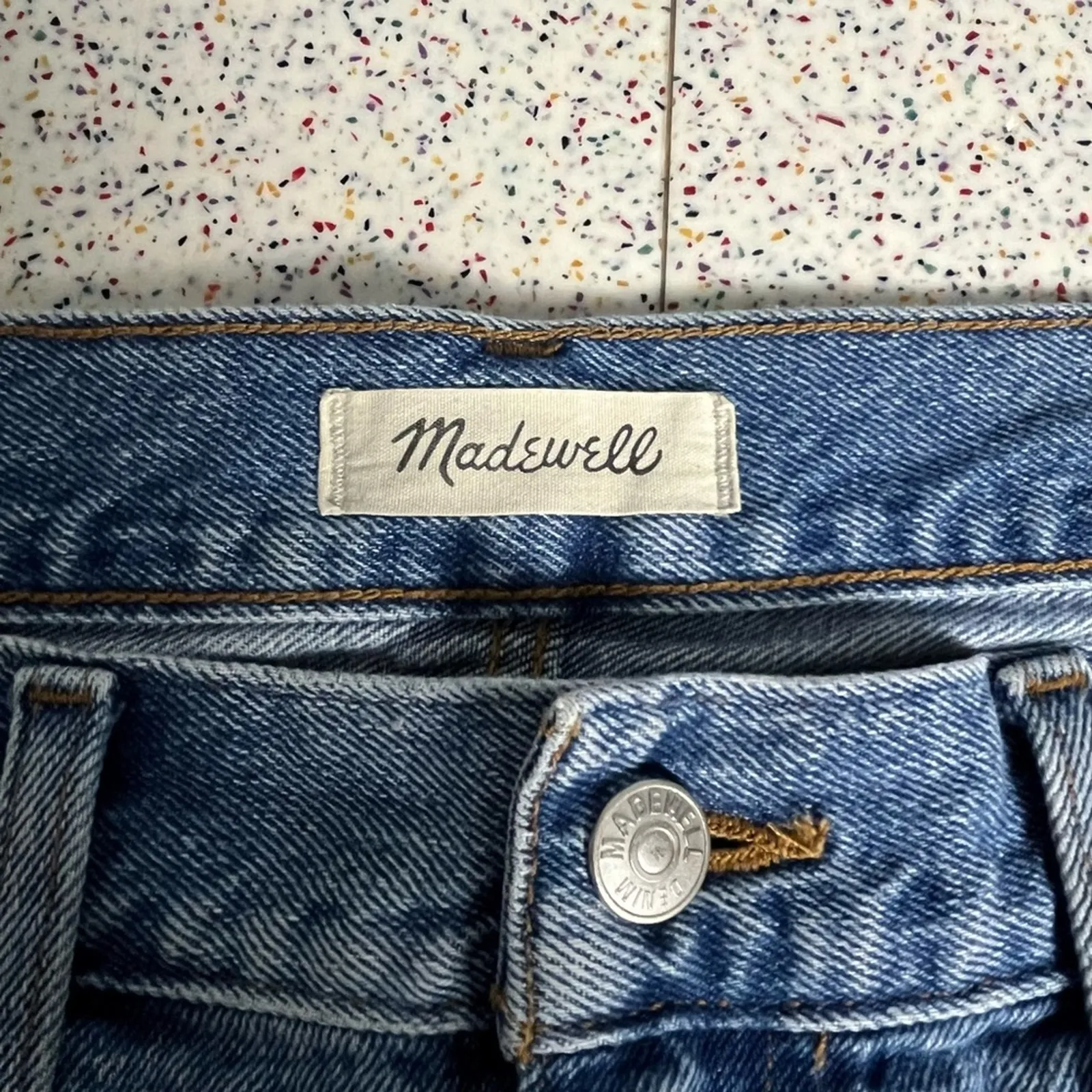 Madewell The Mom Short Distressed Denim Light Blue Jean Cotton Women’s Size 31 - Image 3