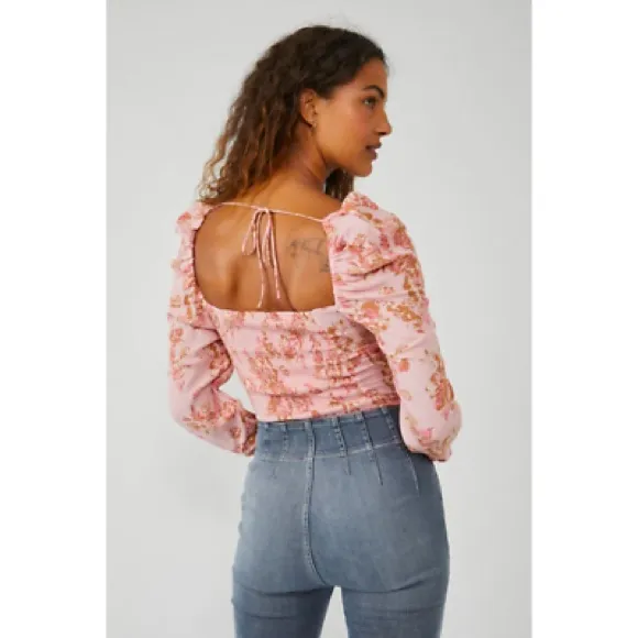 NWT *plastic* Hilary Print Keyhole Neck Top - Image 4