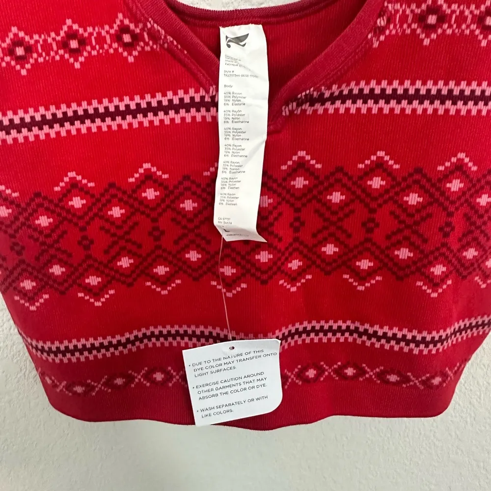 Fabletics Cloud Seamless V-Neck Crop Tank Poinsettia Nordic Fairisle Red Large - Image 6