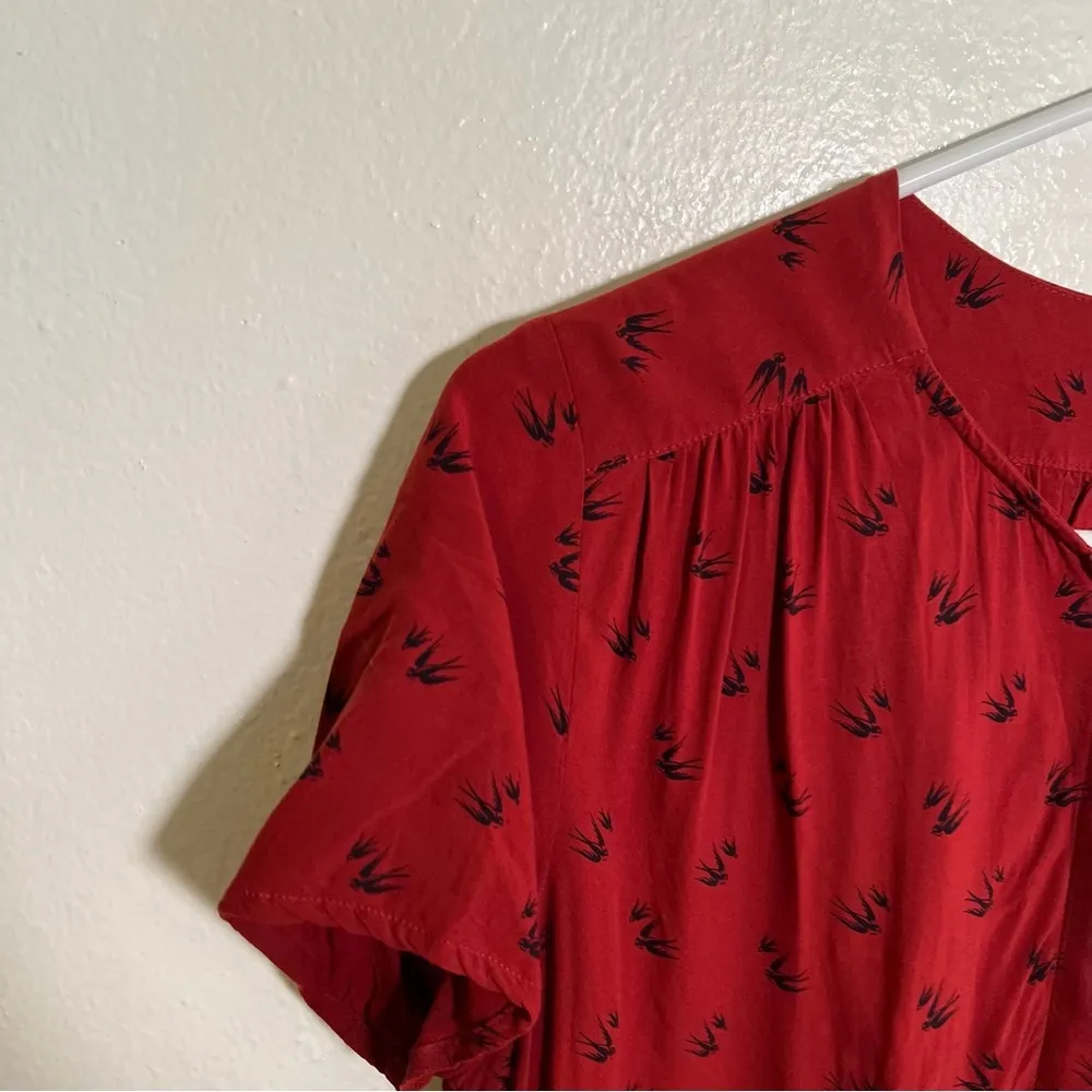 Levi’s Short Sleeve Button Down Blouse Red Black Bird Print S - Image 4