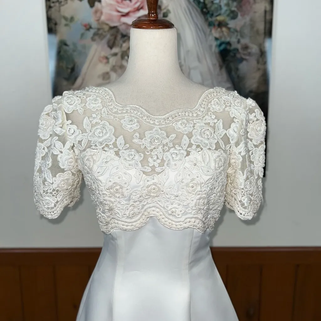 Beautiful Vintage 90s Bonny Bridal Empire Waist Wedding Gown! White Size 8 - Image 4
