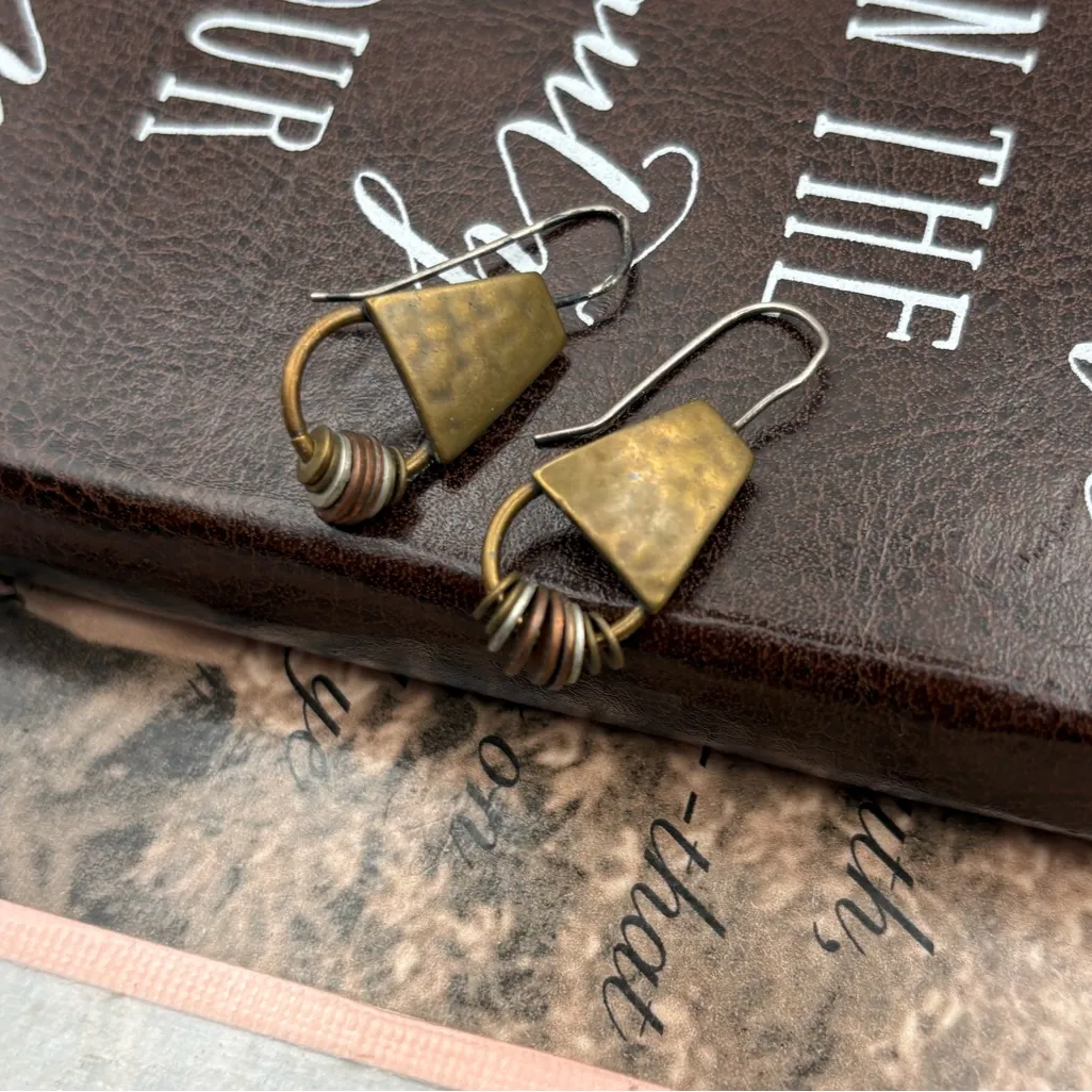 Vintage 70s Geometric Metal Earrings – Handmade Shop Class Design Gold - Image 3