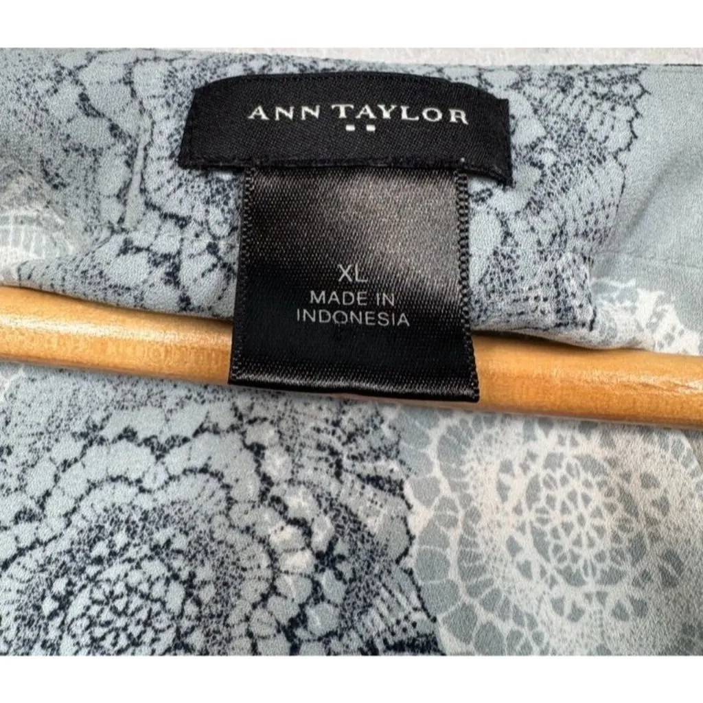 Ann Taylor Factory Floral Print Blouse Long Sleeve V-Neck Hi Low Top Women's XL - Image 4