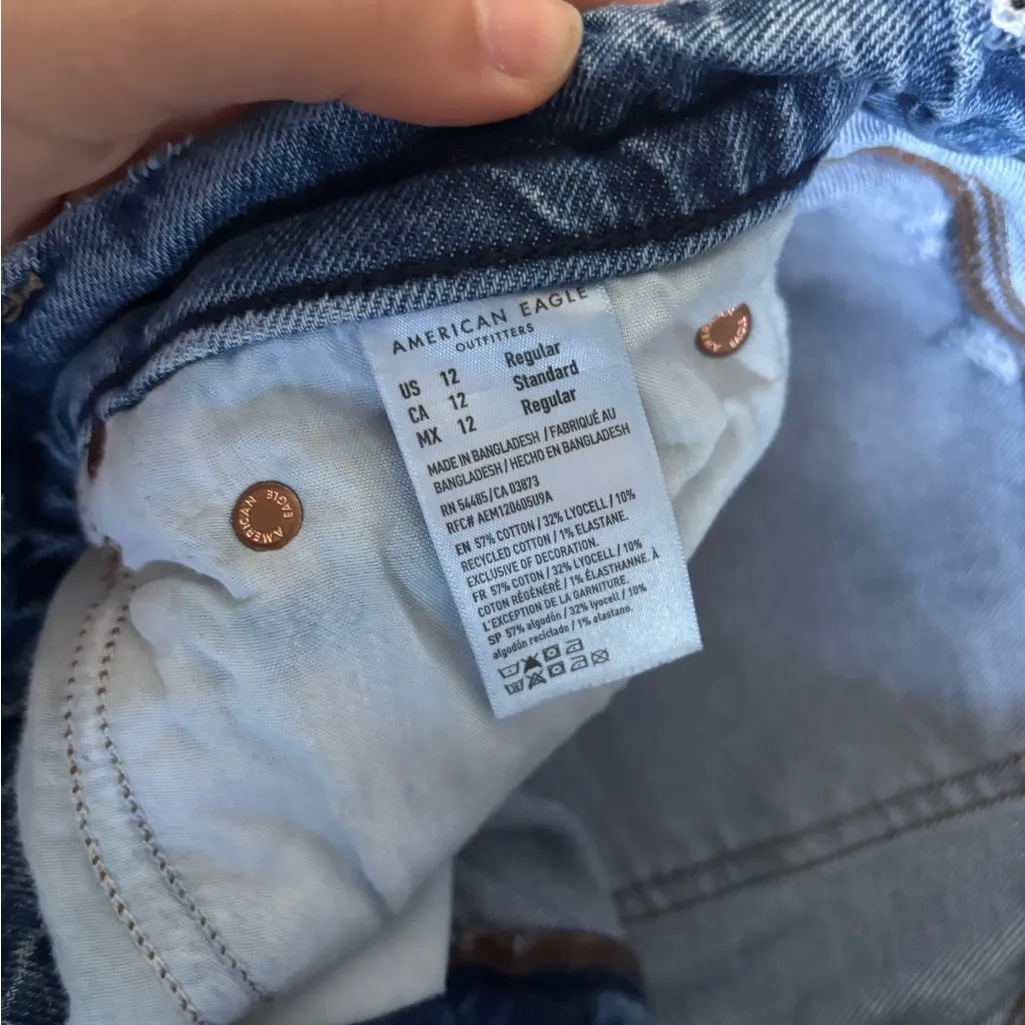 American Eagle High Rise Mom Straight Jeans - Image 9