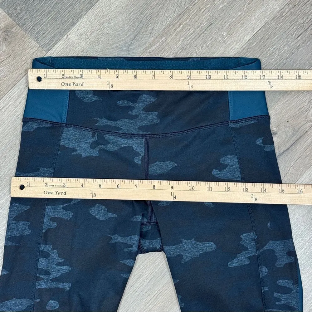 Lululemon Clip In Crop Capri Leggings Teal Blue Camo Size 6 Athletic Yoga - Image 9