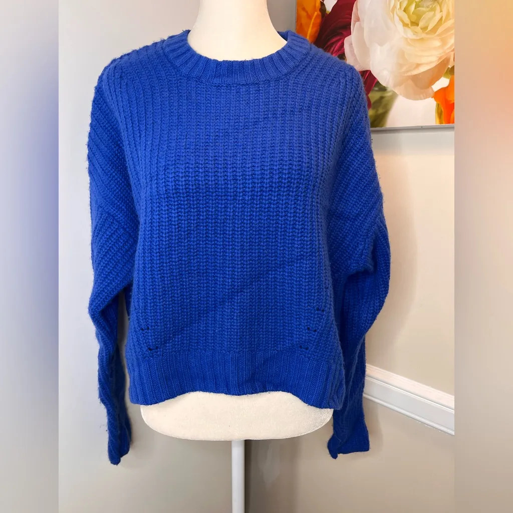 Naadam Chunky Ribbed Wool Cashmere Cropped Crewneck Sweater in Ice Blue Xs - Image 11
