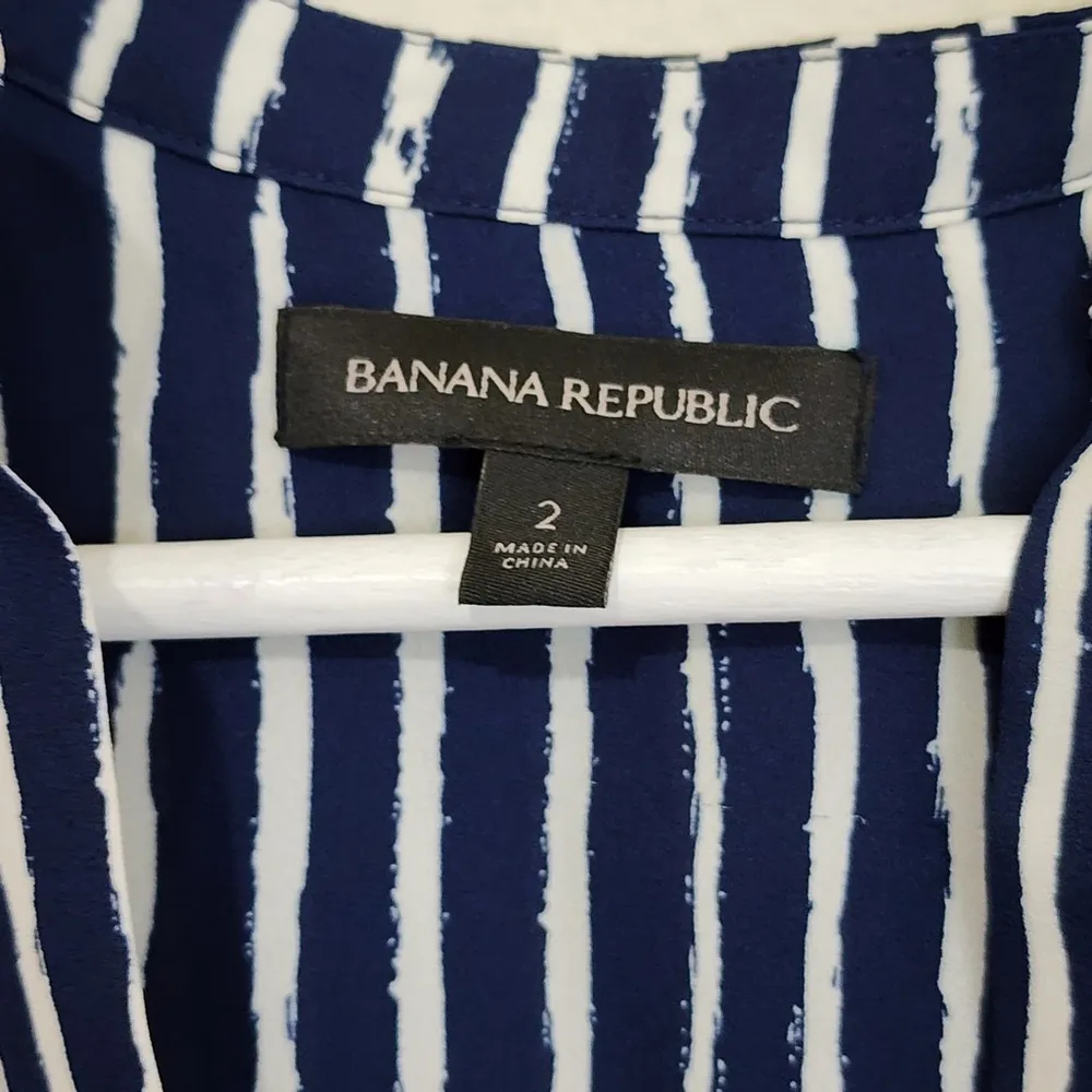 Banana Republic Striped Midi Dress V-Neck Curved  Hem Pockets Navy White‎ - Image 7
