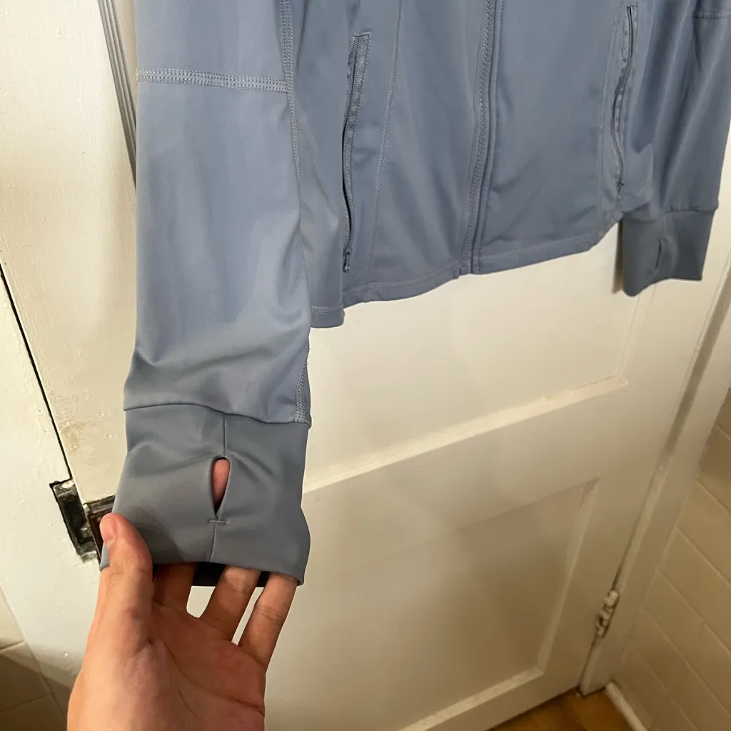 Blue Jacket with Notched Collar and Lightweight Design Size XL - Image 4