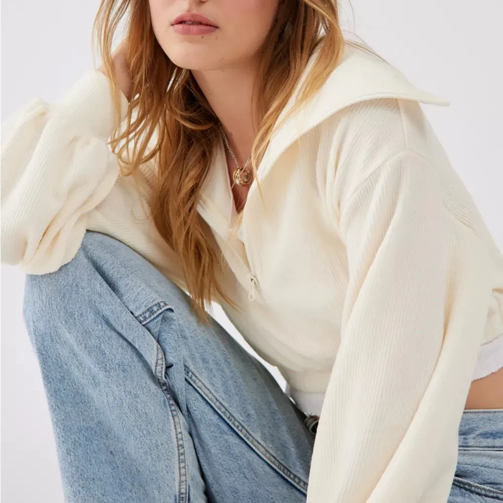 BDG  New Leaf Cropped Sweatshirt NWT Size S - White - Image 4