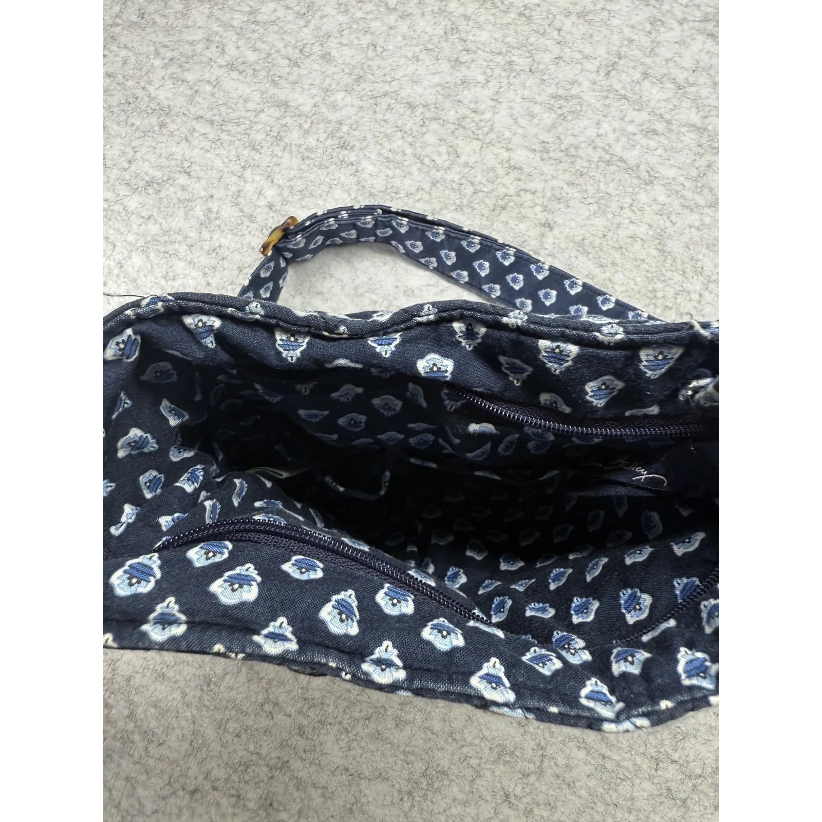 Vera Bradley Crossbody‎ Bag Womens Quilted Adjustable Strap Purse Patterned Bee - Image 6