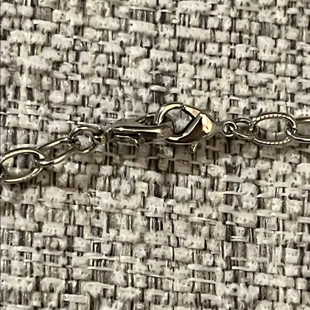 Premier Designs Faceted Plastic Ruby Beads Floral Necklace - Image 7