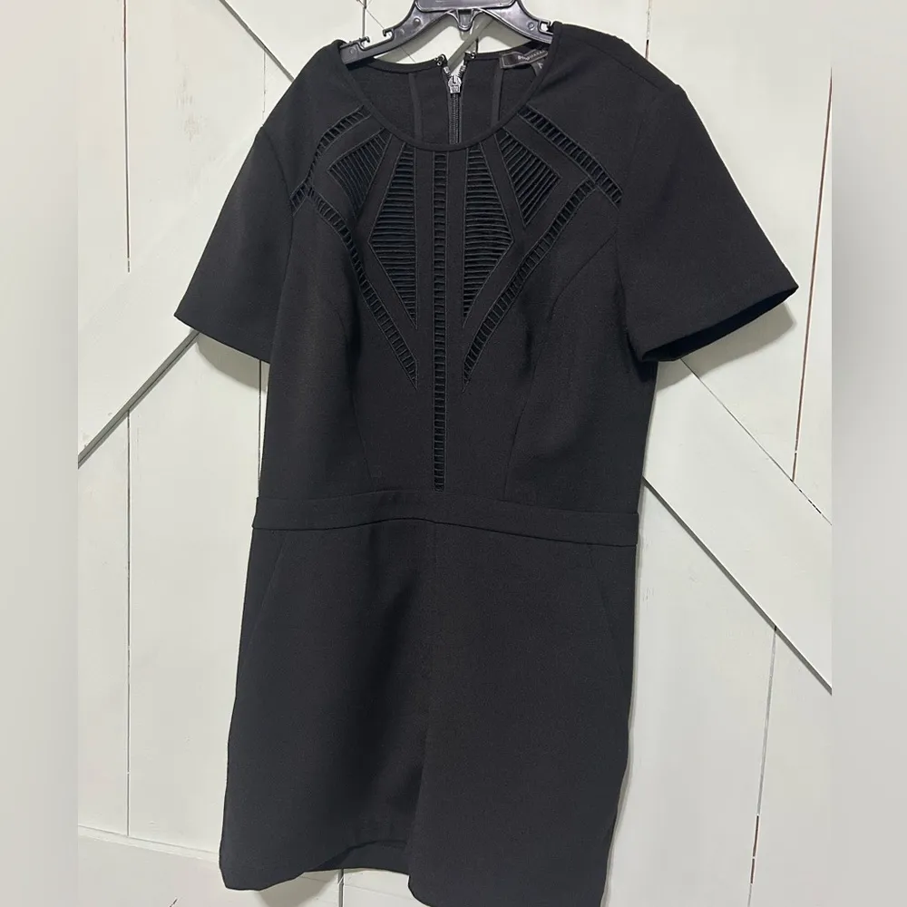 BCBGMaxAzria Black Short Sleeve Romper - Image 6