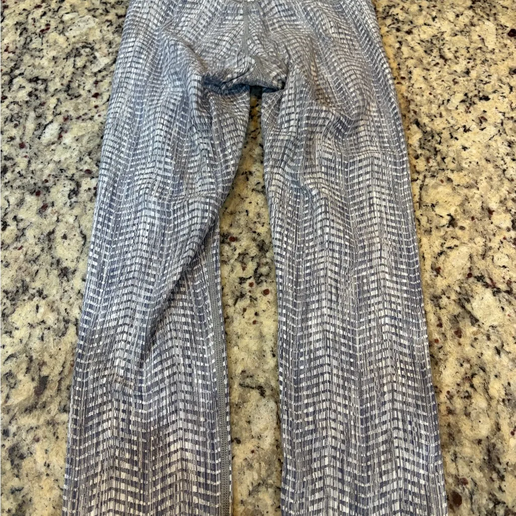 lululemon athletica Gray Patterned Leggings - Image 5