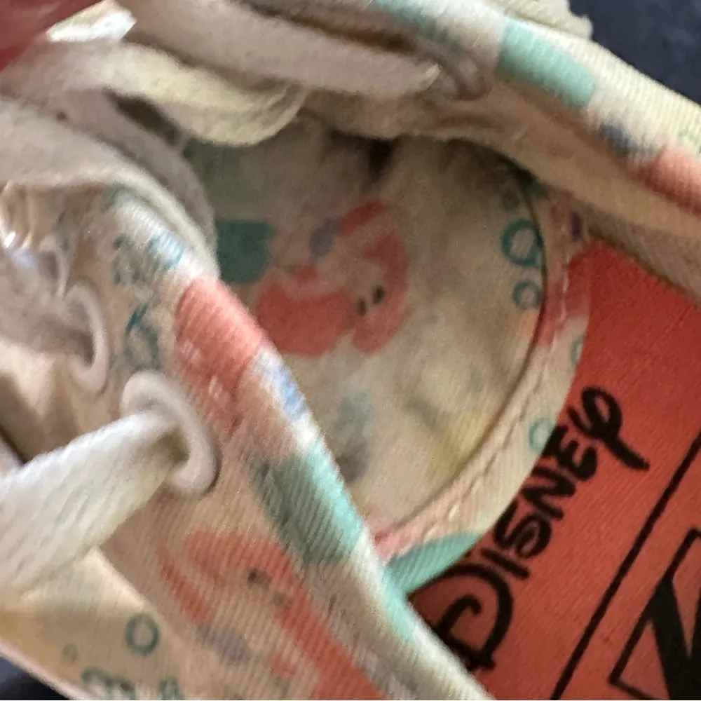 VANS x Disney Little Mermaid Ariel Shoes women's size 7 1/2, well loved - Image 5