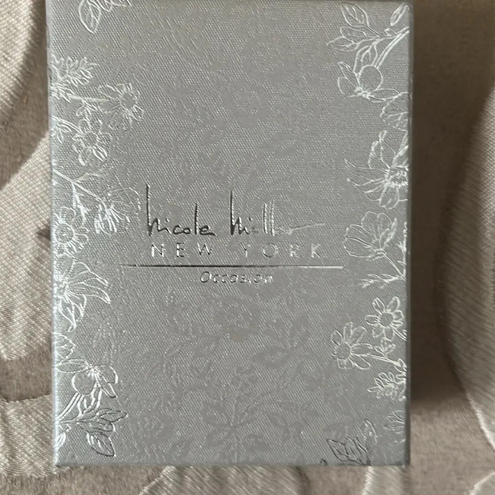 New in Box Nicole Miller New York Occasion three piece earrings set - Image 2