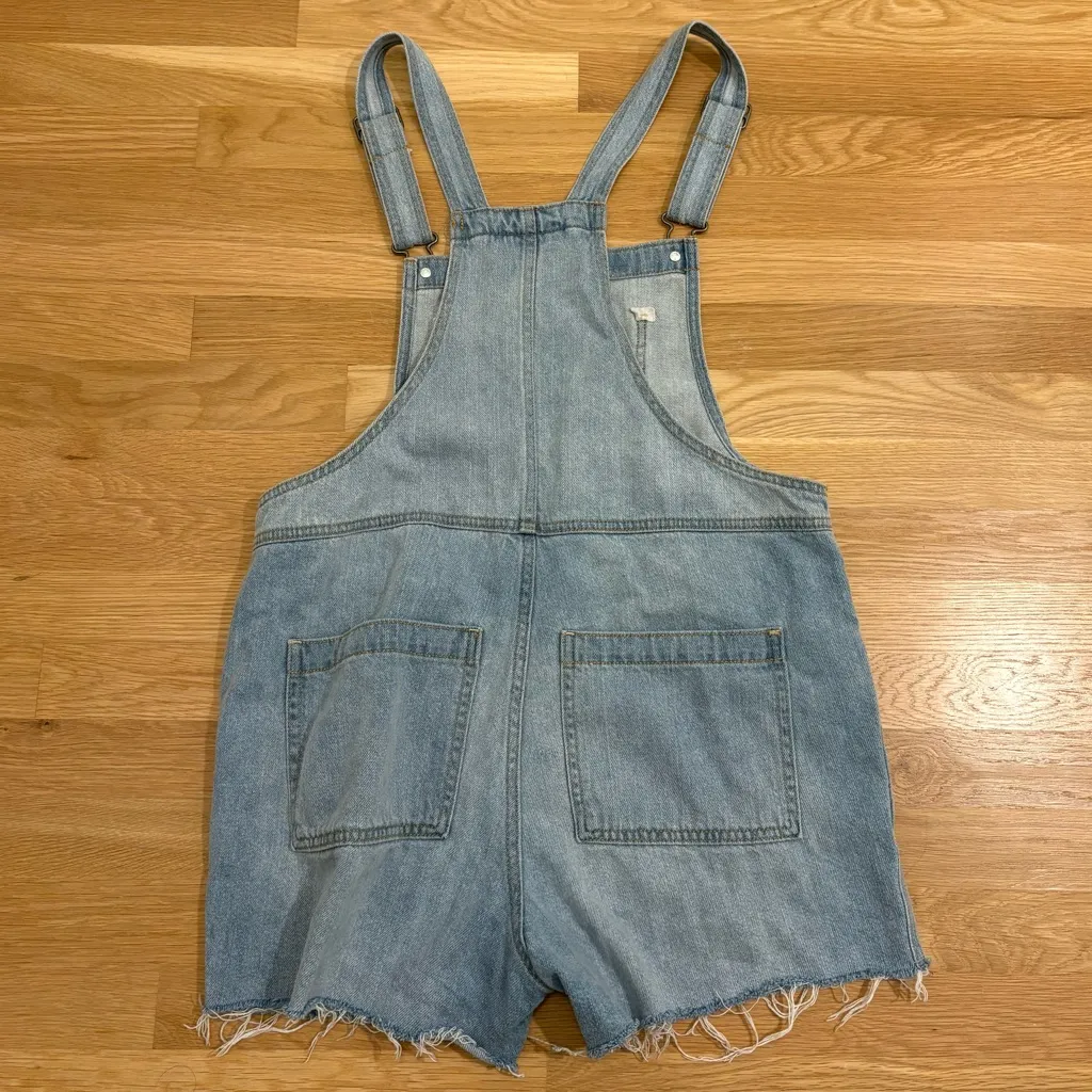 Universal Thread Shortalls Light Wash Size 6 Raw Hem - Image 3
