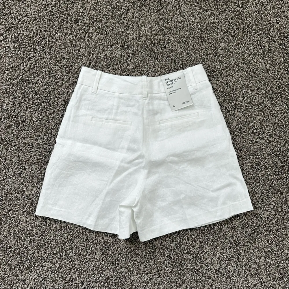 Aritzia The Effortless Short™ Linen Mid-thigh in white, size 0 - Image 8