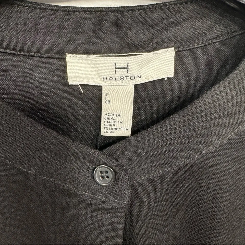 H by Halston  Black Covered Button Front Short Sleeve Top Size Small - Image 4